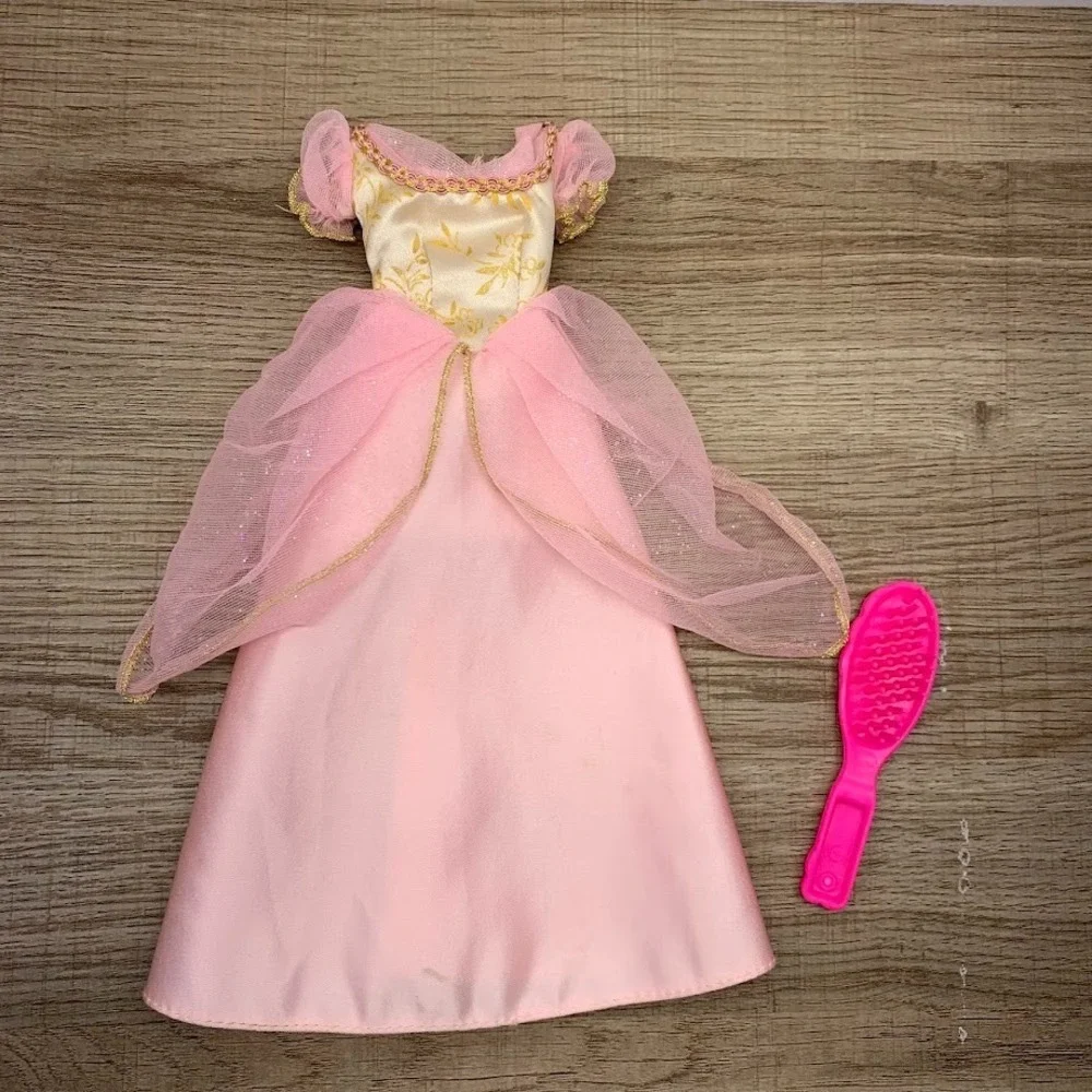 Princess Barbie Pink Dress and Brush 1999 Mattel #23474‎